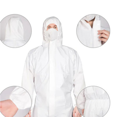 Un buon prezzo. Il vestito protettivo eliminabile microporoso del corpo del polipropilene della tuta 60GSM spruzza resistente in linea