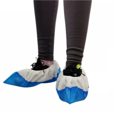 comprare le scarpe eliminabili del PE di 50gsm pp riguardano le coperture resistenti della scarpa di slittamento non tessuto eliminabile del tessuto fabbricazione online