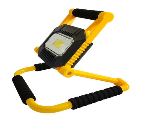 Un buon prezzo. 1500 lumens ricaricabile impermeabile IP65 LED luce di lavoro portatile pieghevole con supporto di rotazione a 360° in linea