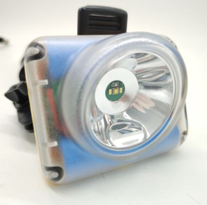 Un buon prezzo. IP68 resistente all'acqua luce miniera ricaricabile 5200mAh 225LM in linea